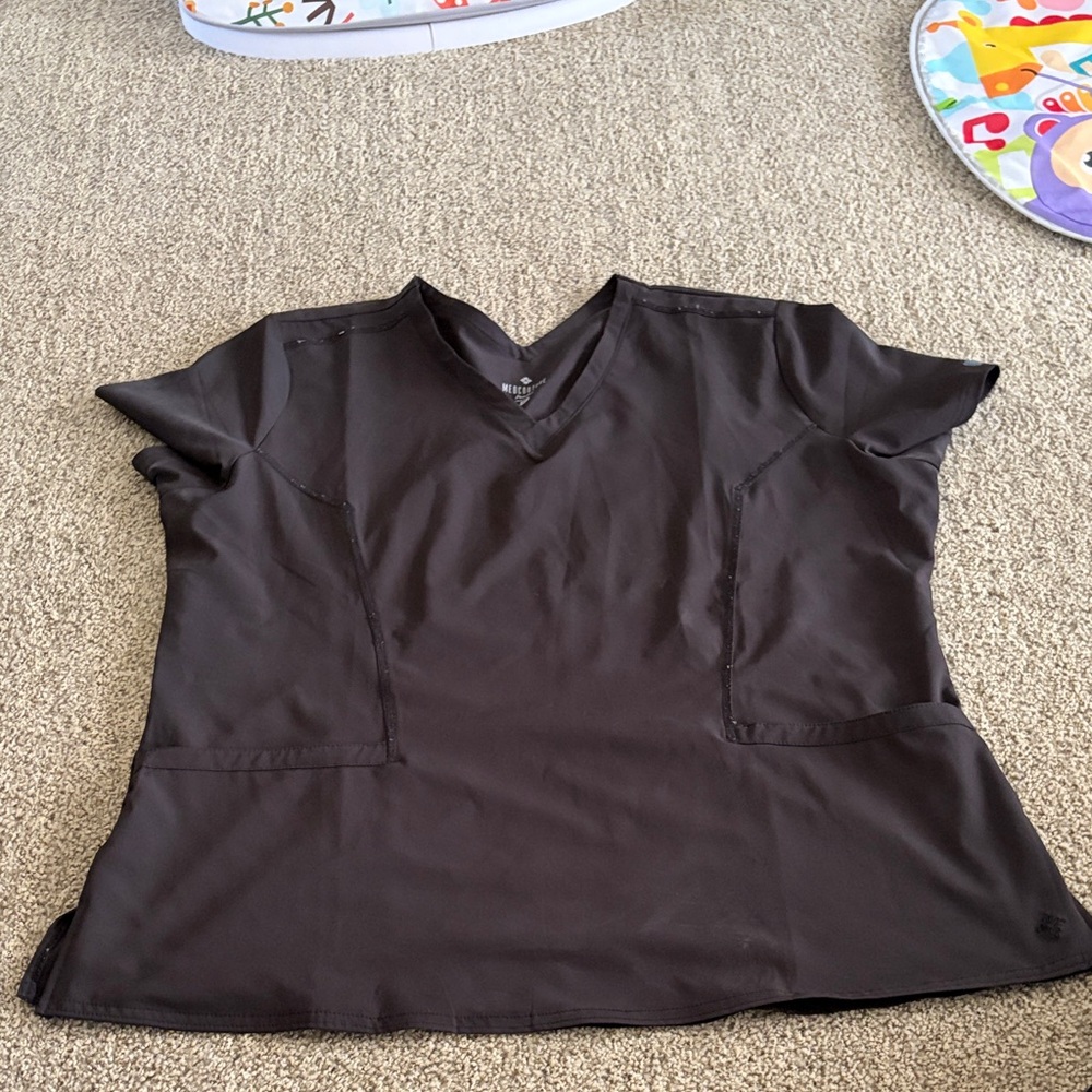 Med Couture Women’s V-Neck Scrub Top in Black